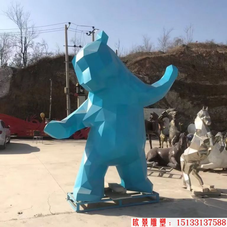 不锈钢几何切面熊雕塑，2