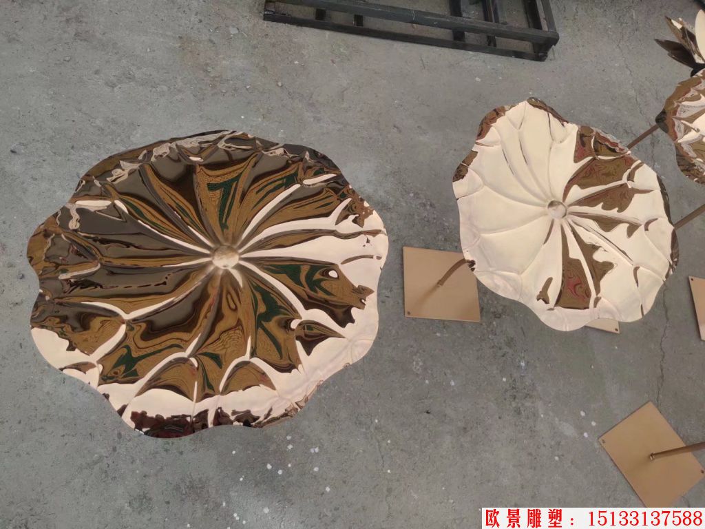 不锈钢荷叶荷花雕塑 水景荷花雕塑